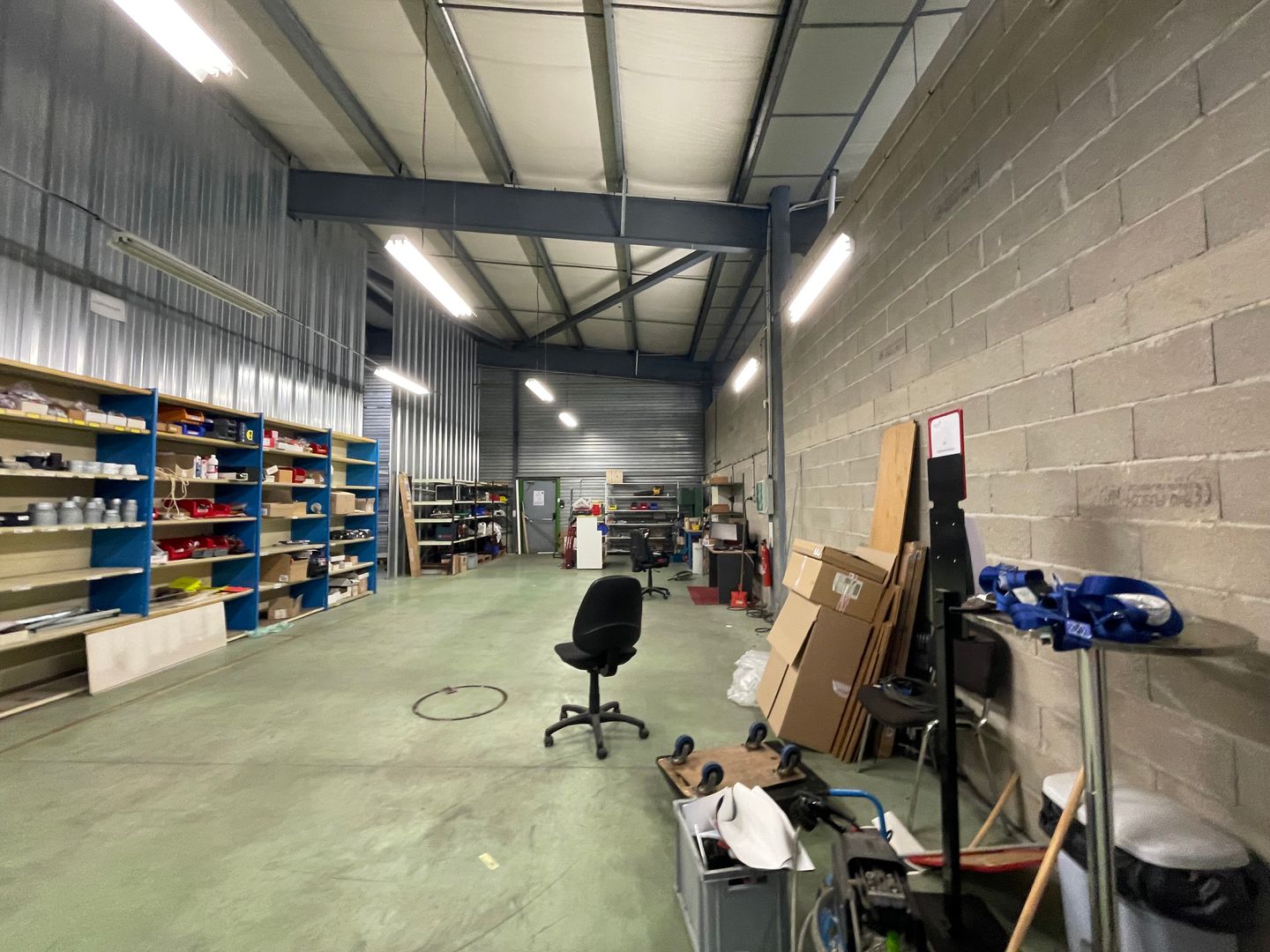 entrepôt de 3 120m², Trappes (Yvelines)