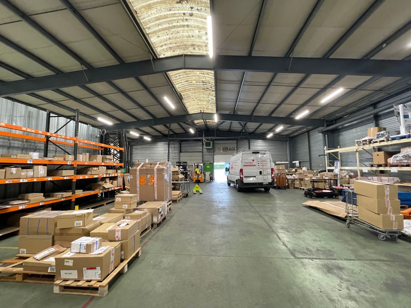 entrepôt de 3 120m², Trappes (Yvelines)