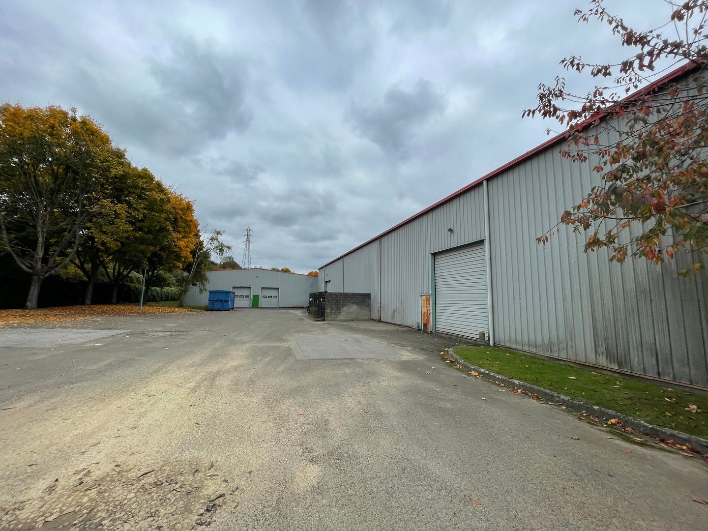 entrepôt de 3 120m², Trappes (Yvelines)