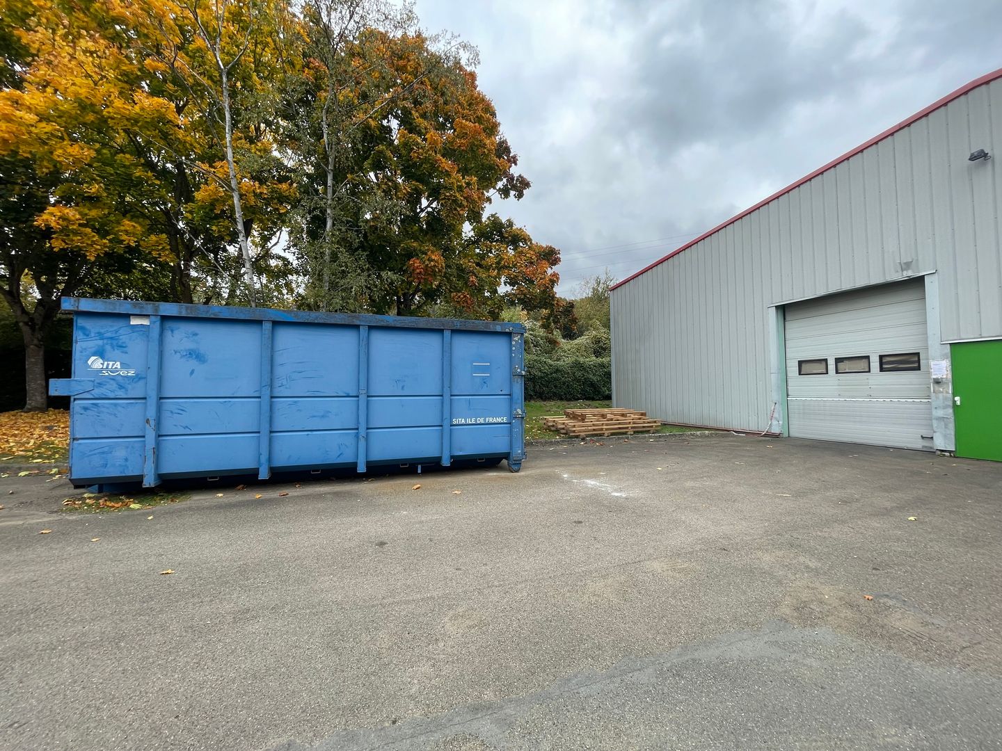 entrepôt de 3 120m², Trappes (Yvelines)