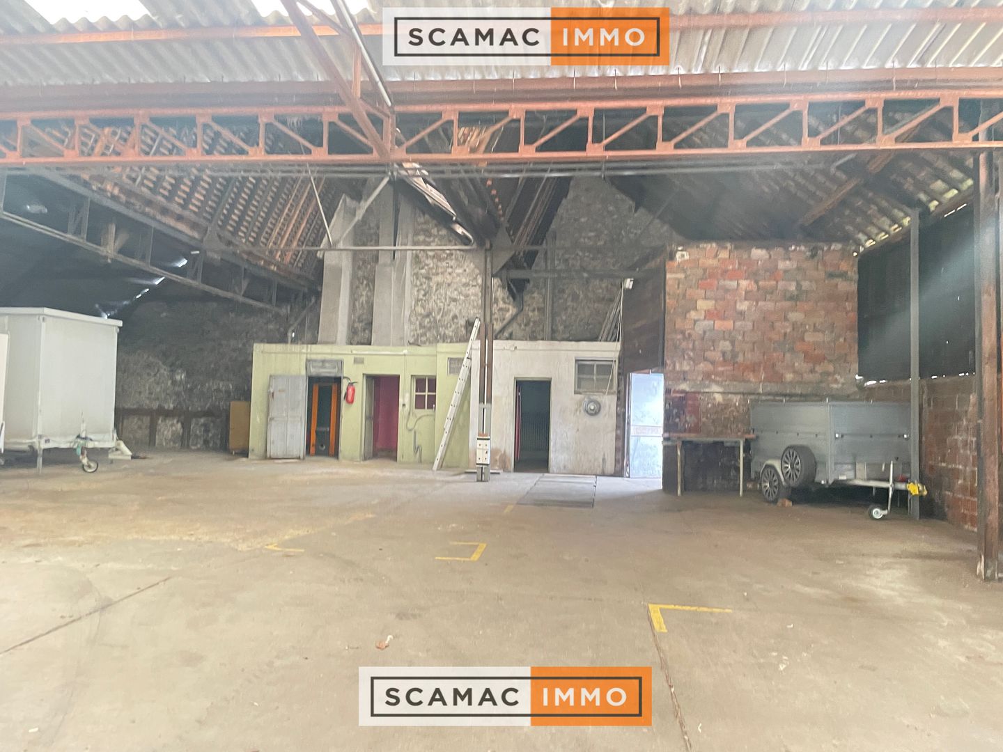 locaux mixtes de m², Lardy (Essonne)