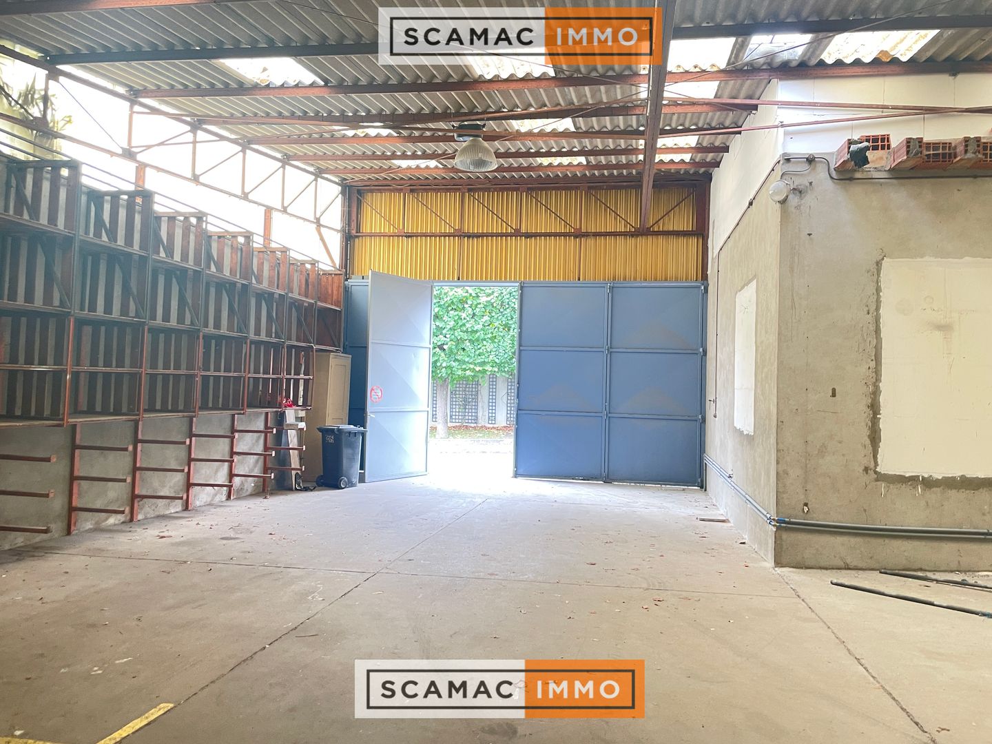 locaux mixtes de m², Lardy (Essonne)