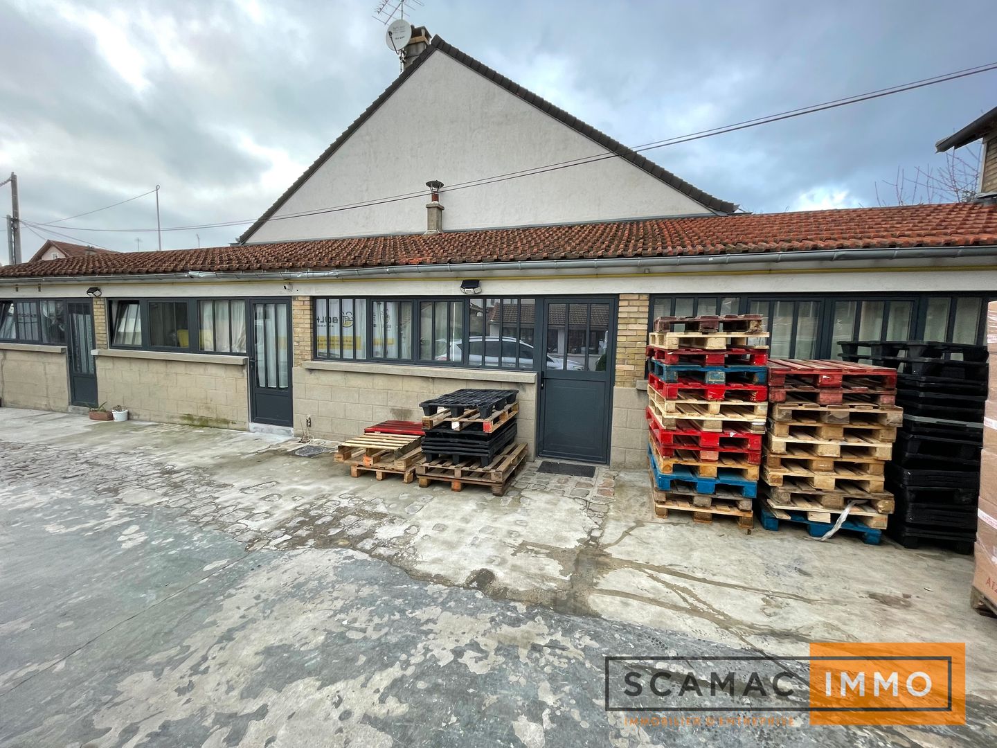 local d'activités de 672m², Champigny-sur-Marne (Val-de-Marne)