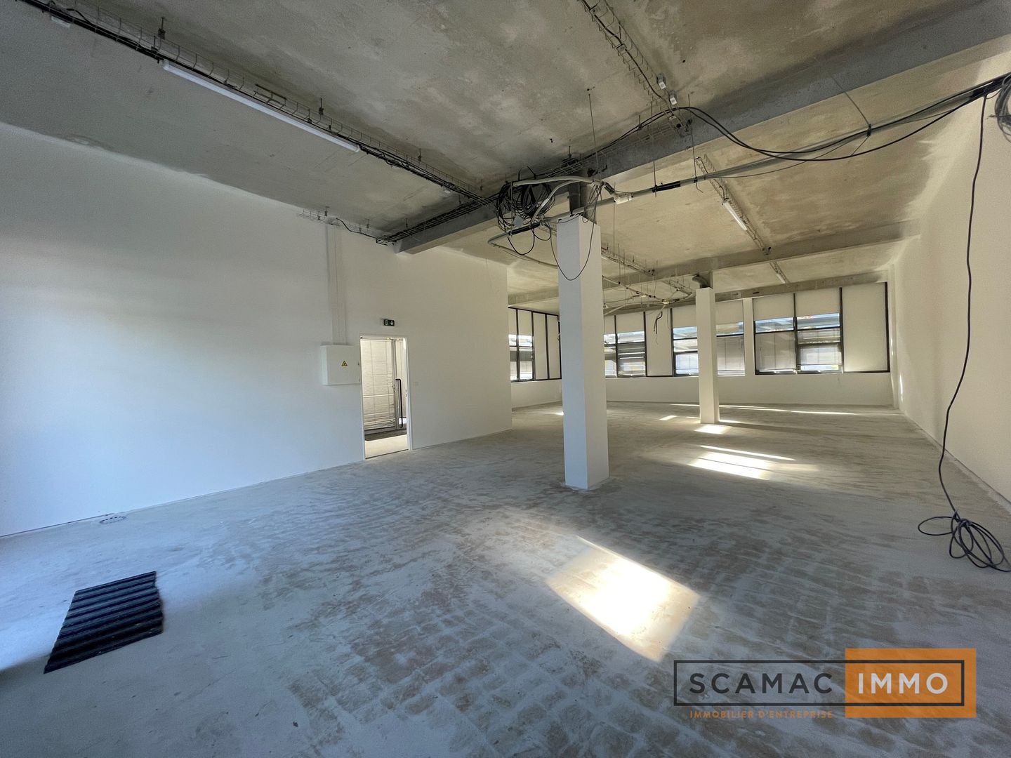 locaux mixtes de 362m², Sucy-en-Brie (Val-de-Marne)