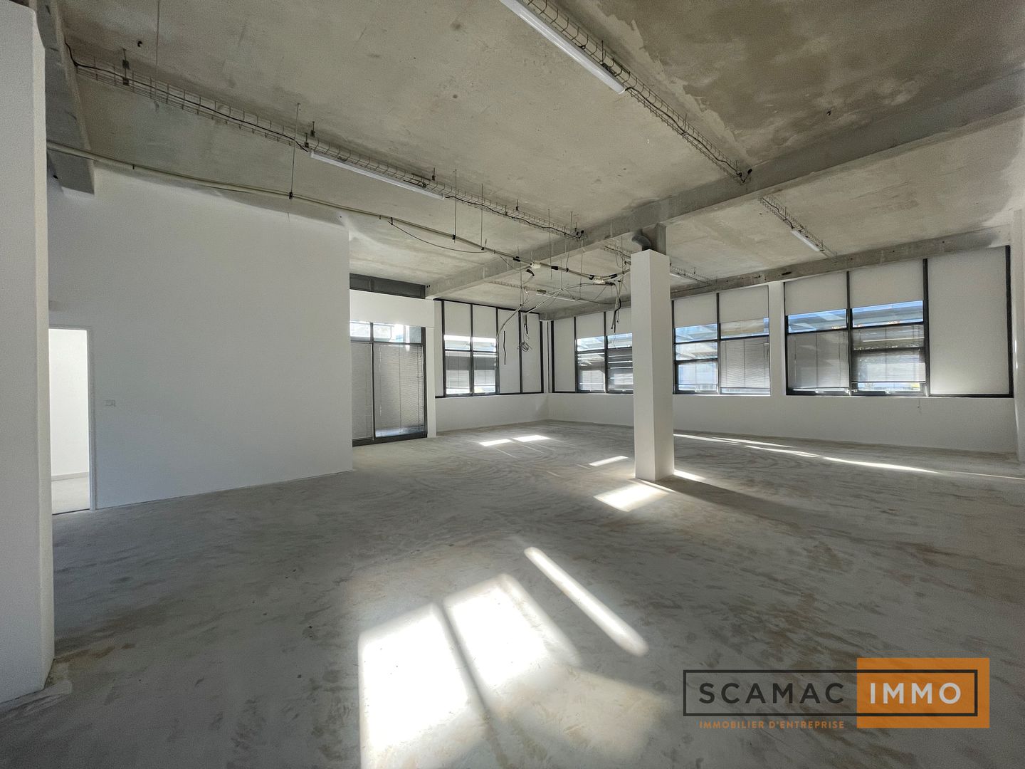 locaux mixtes de 362m², Sucy-en-Brie (Val-de-Marne)
