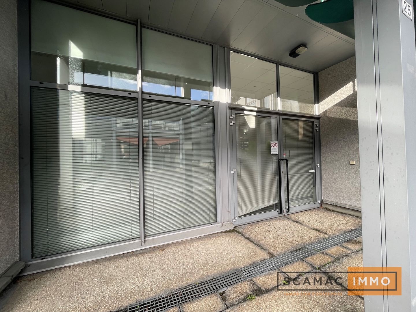 locaux mixtes de 362m², Sucy-en-Brie (Val-de-Marne)