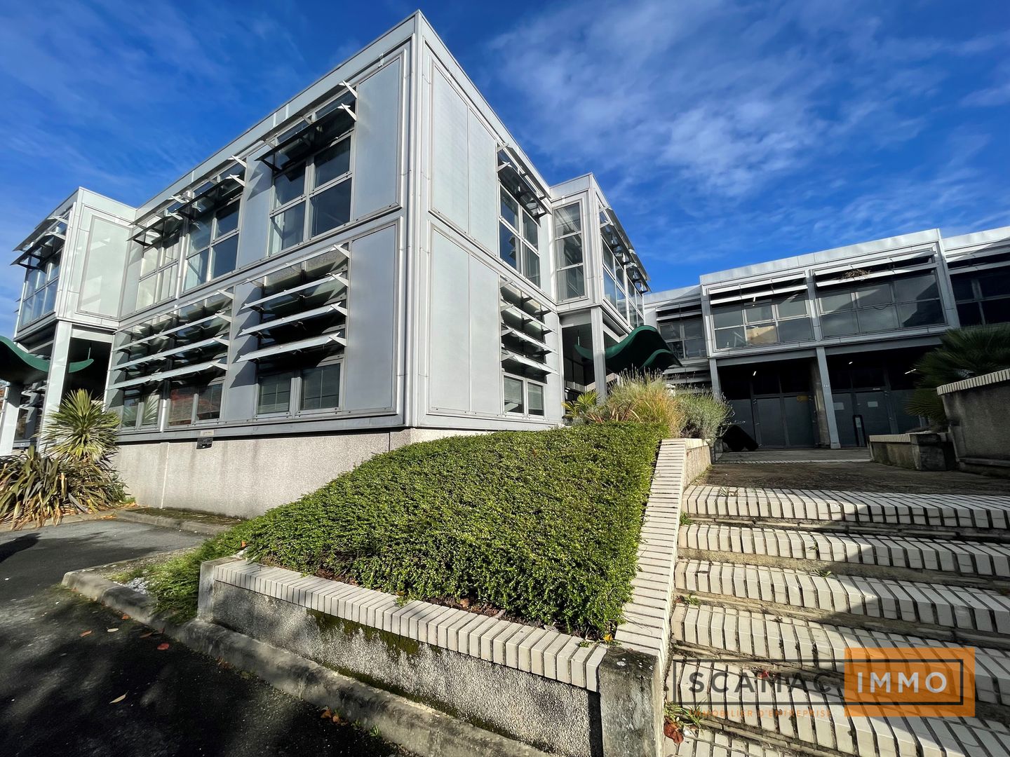 locaux mixtes de 178m², Sucy-en-Brie (Val-de-Marne)