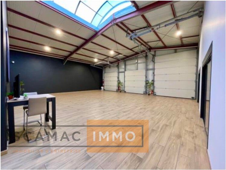 local d'activités de 460m², Montereau-faut-Yonne (Seine-et-Marne)