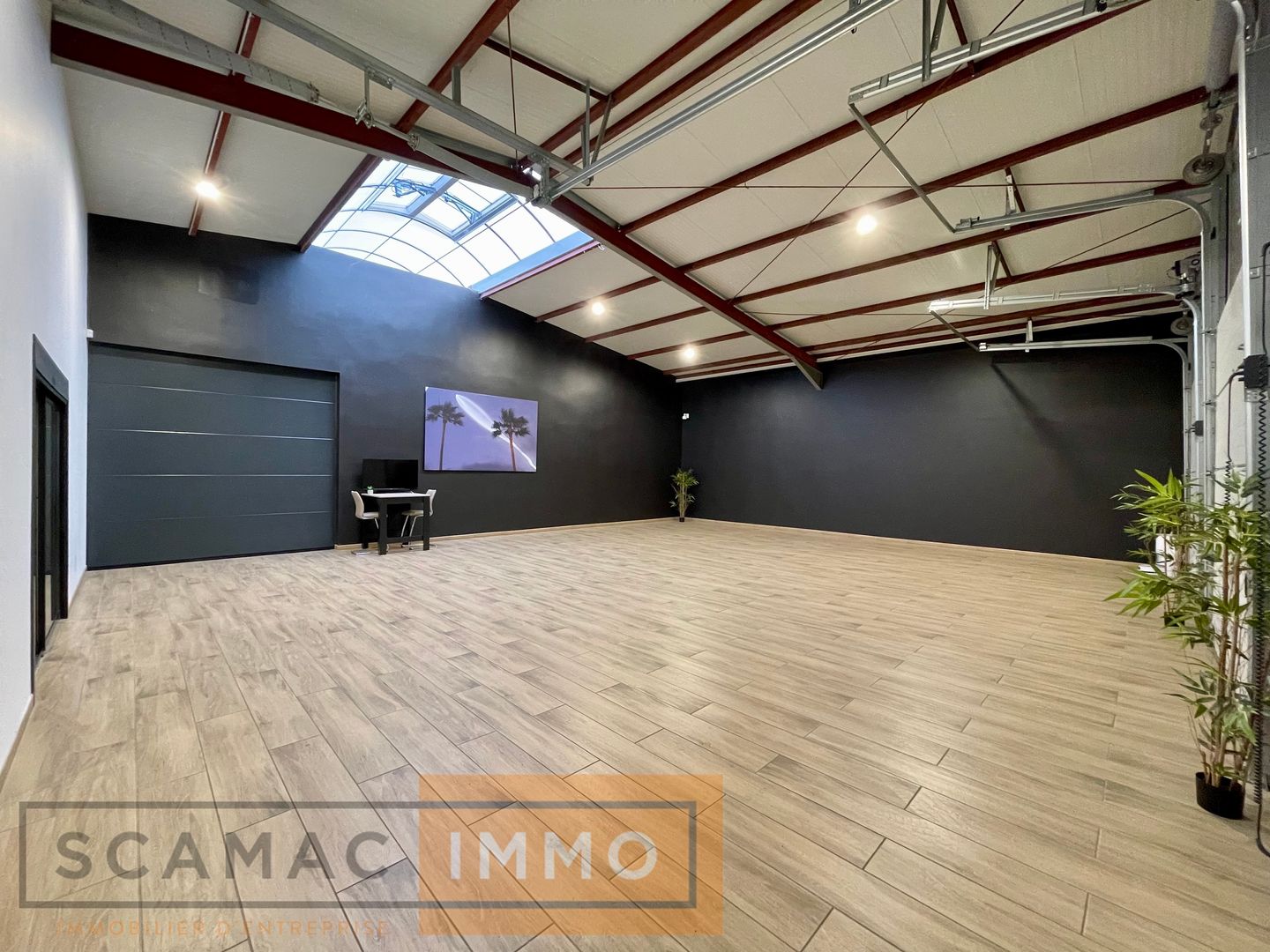 local d'activités de 460m², Montereau-faut-Yonne (Seine-et-Marne)