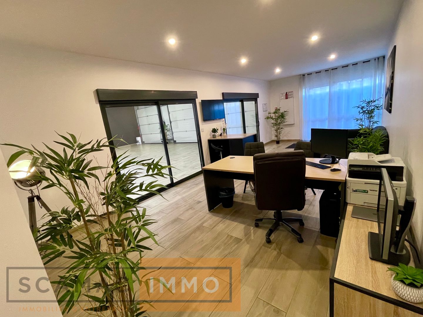 local d'activités de 460m², Montereau-faut-Yonne (Seine-et-Marne)