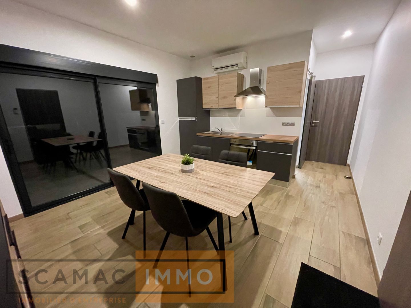 local d'activités de 460m², Montereau-faut-Yonne (Seine-et-Marne)