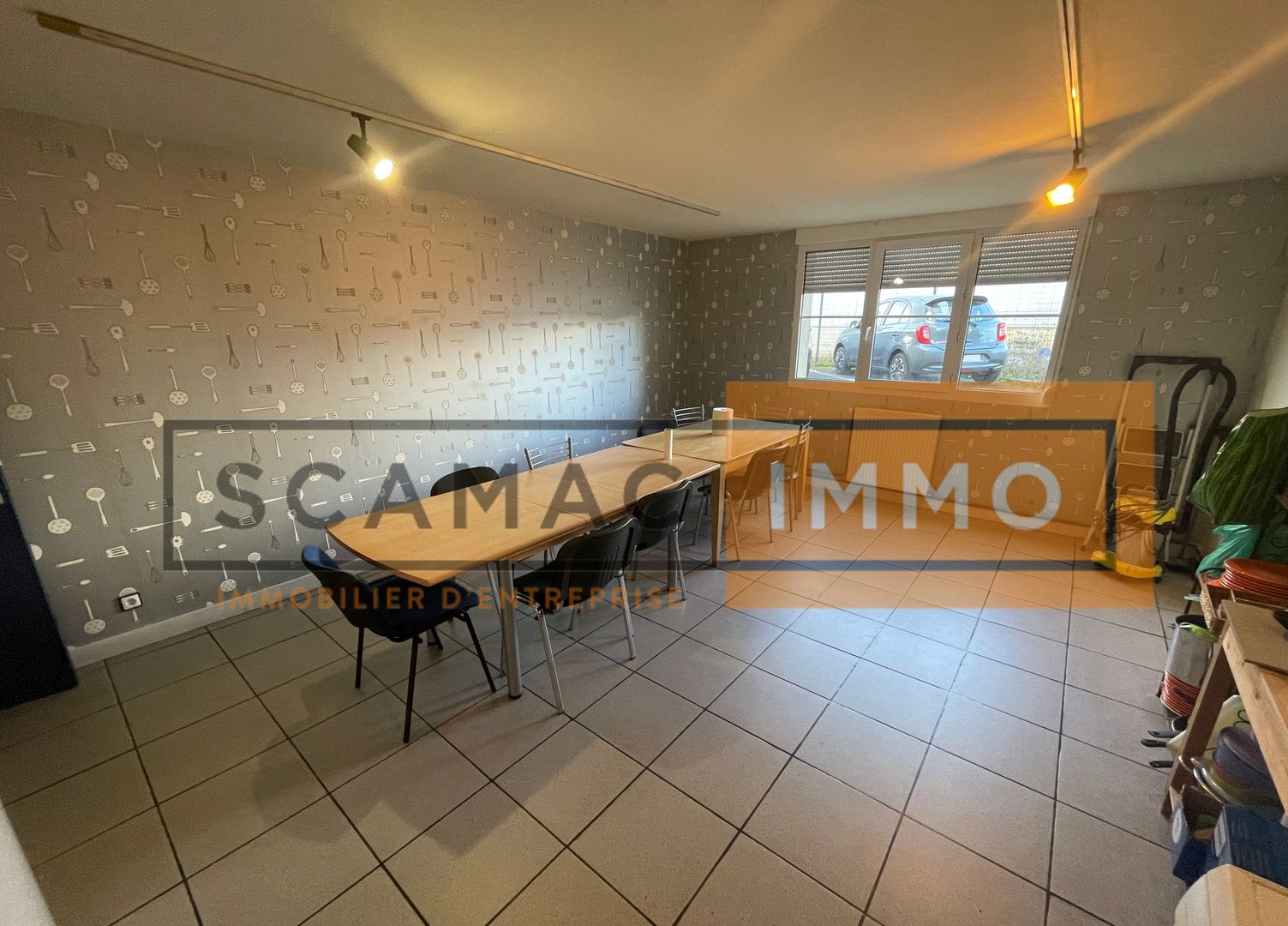 local d'activités de 630m², Quincy-Voisins (Seine-et-Marne)