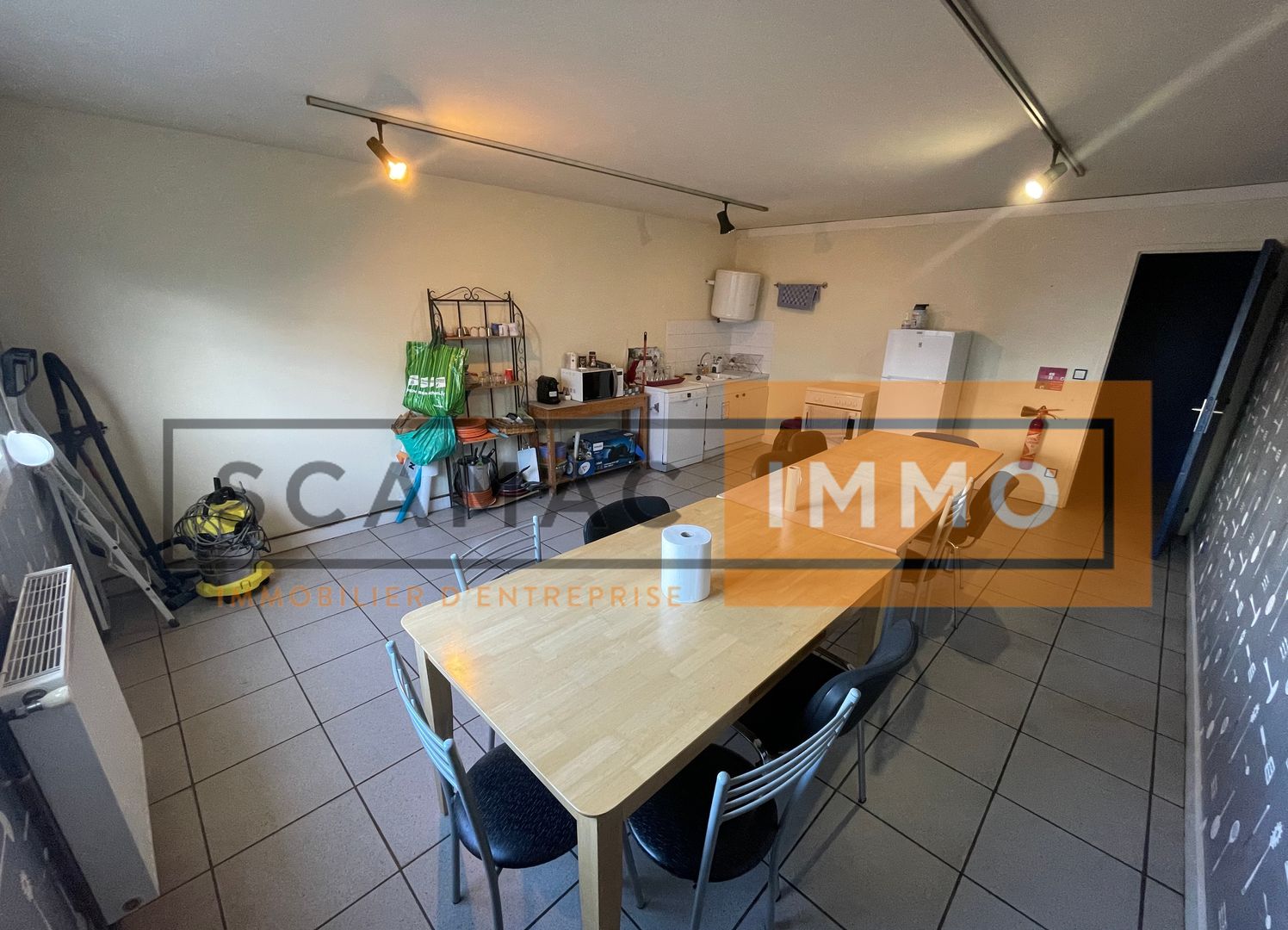 local d'activités de 630m², Quincy-Voisins (Seine-et-Marne)