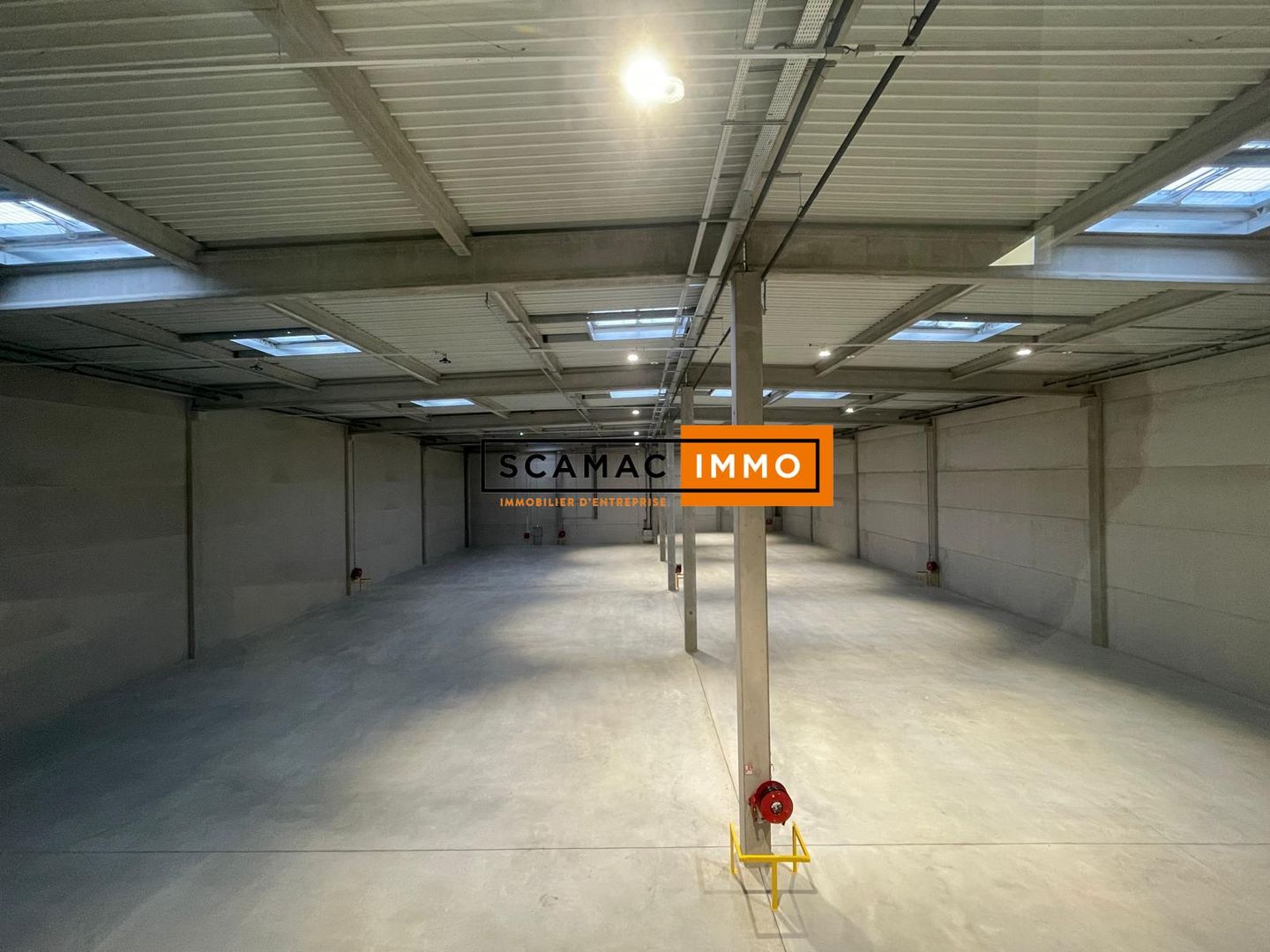 local d'activités de 3&nbsp;445m², Conflans-Sainte-Honorine (Yvelines)