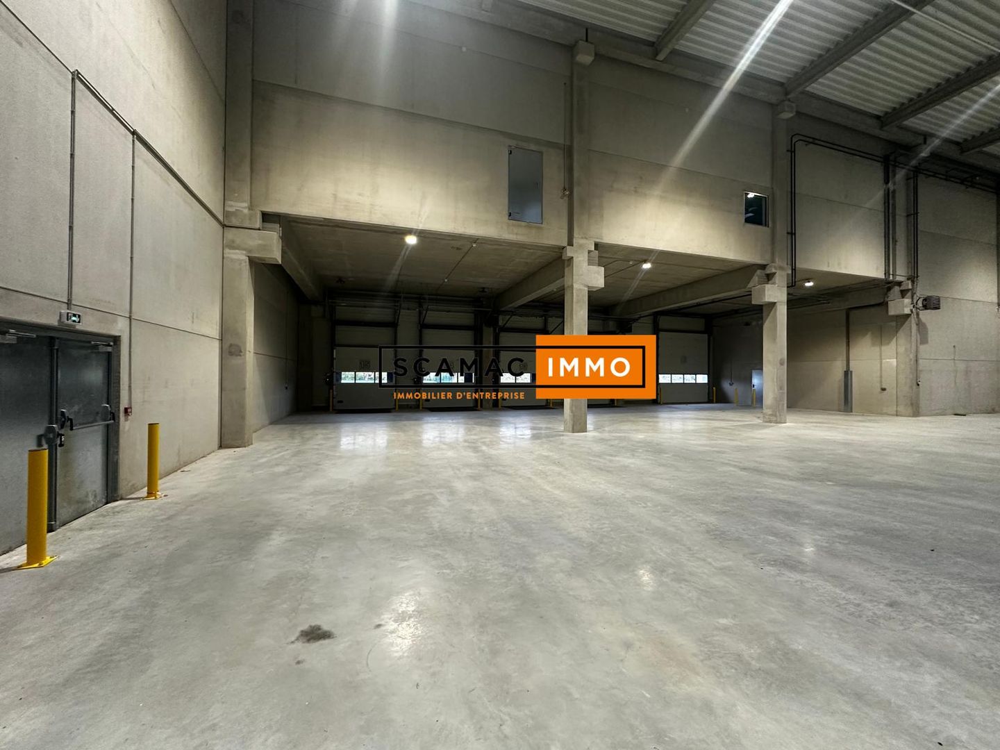 entrepôt de 3 445m², Conflans-Sainte-Honorine (Yvelines)