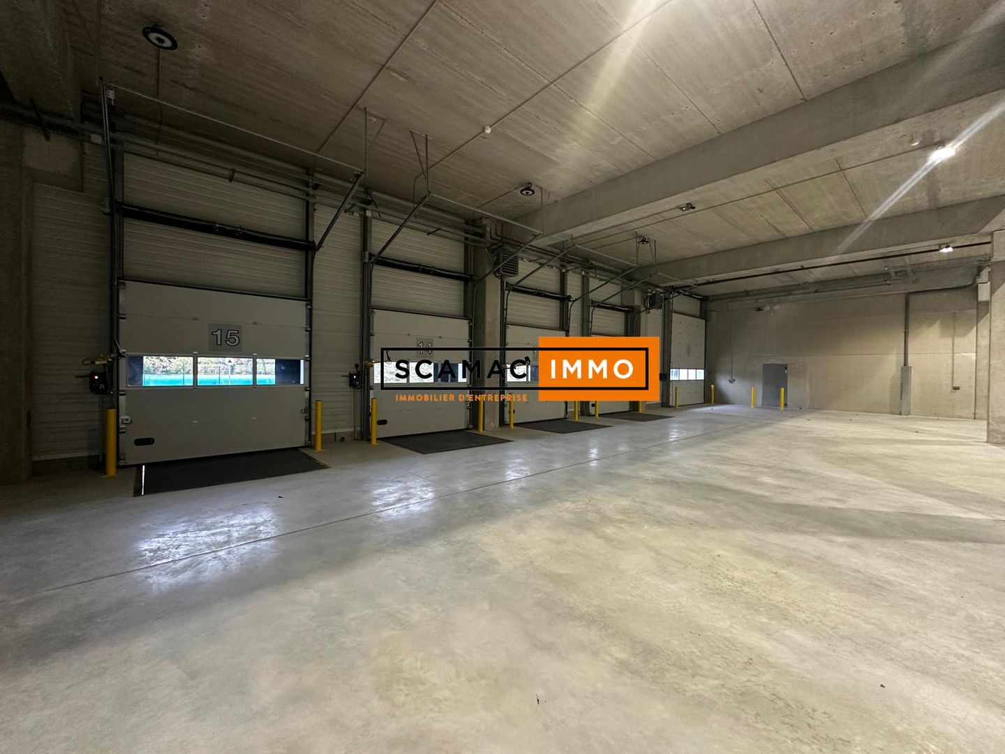 entrepôt de 3&nbsp;256m², Conflans-Sainte-Honorine (Yvelines)