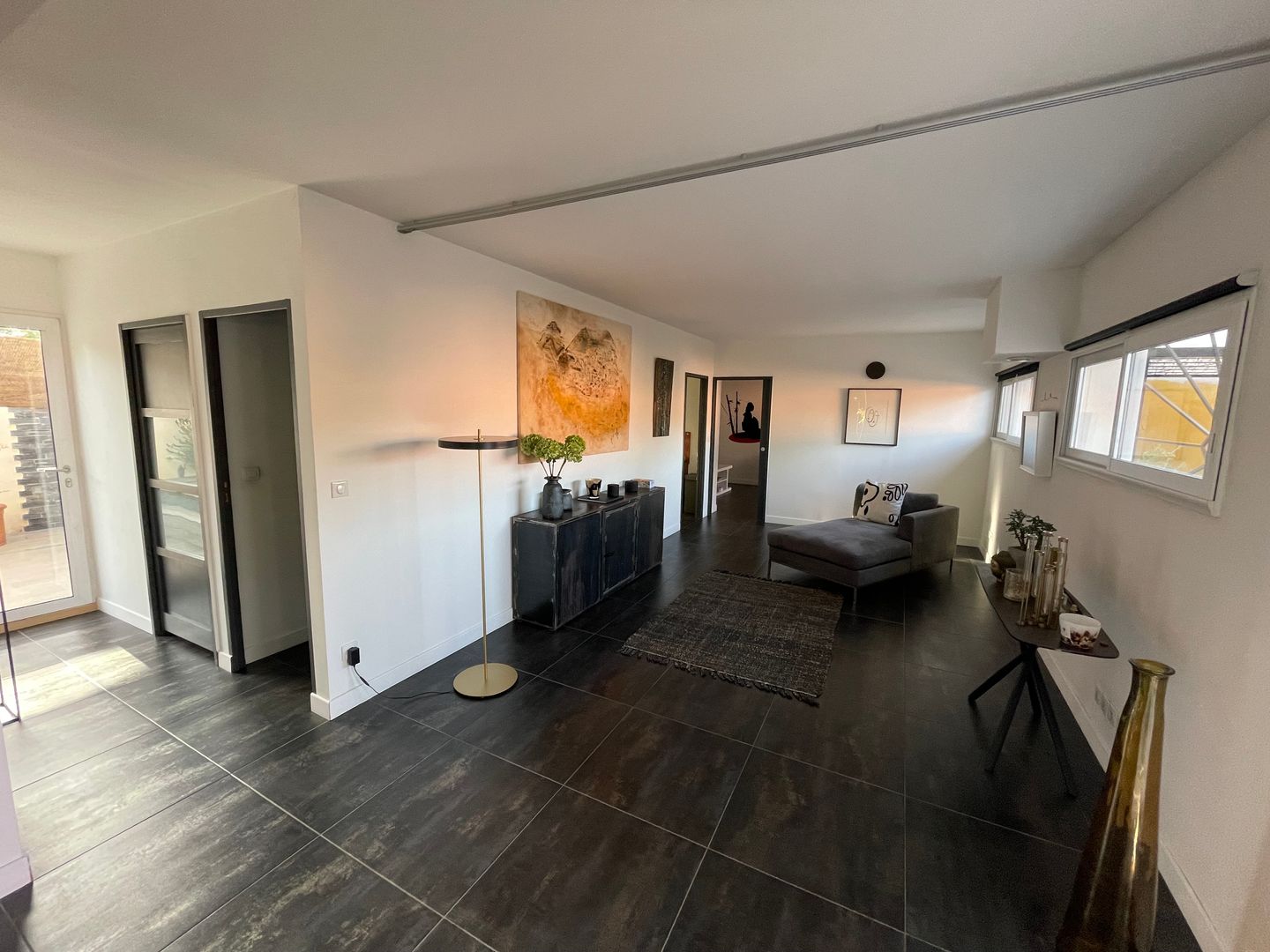 local d'activités de 341m², Rougiers (Var)