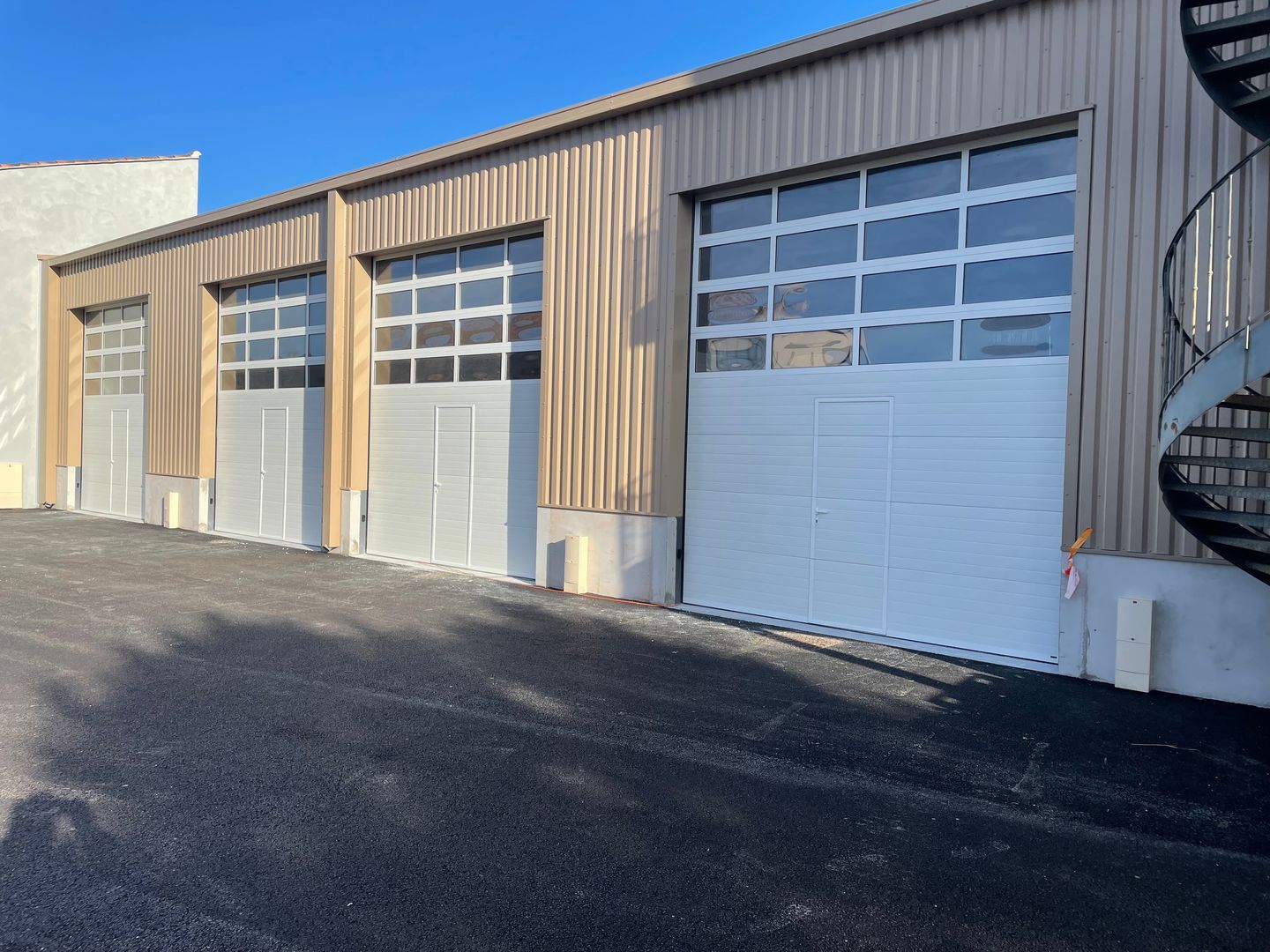 entrepôt de 111m², La Crau (Var)