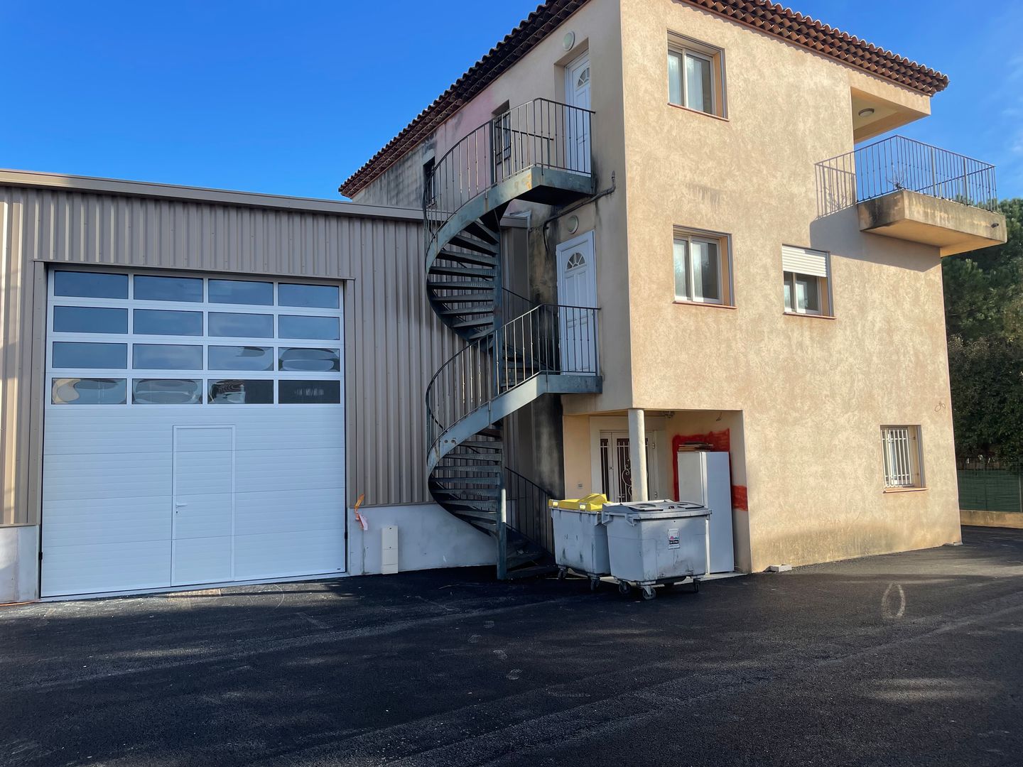 entrepôt de 111m², La Crau (Var)