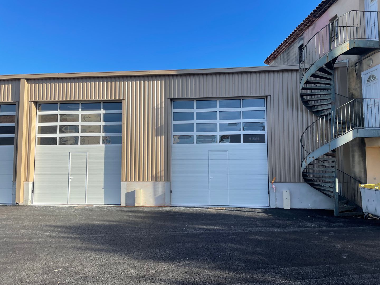 entrepôt de 111m², La Crau (Var)