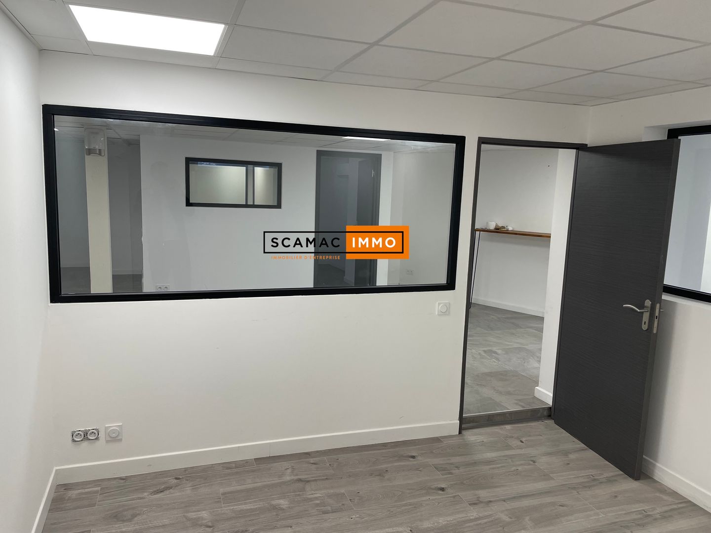 local d'activités de 188m², La Crau (Var)