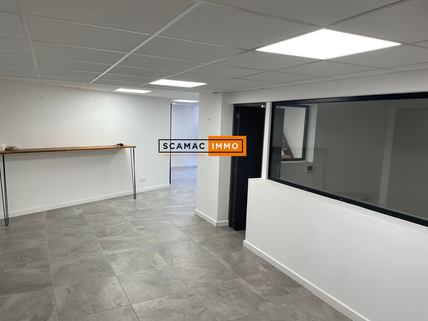 local d'activités de 188m², La Crau (Var)