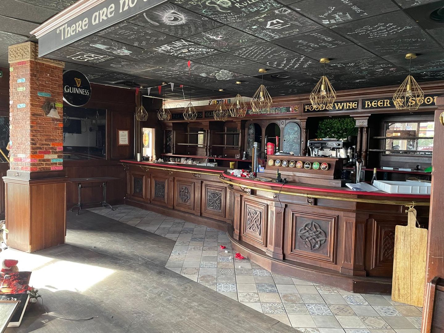 local commercial de 540m², Fréjus (Var)