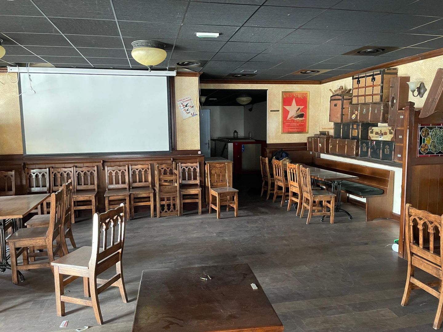 local commercial de 540m², Fréjus (Var)