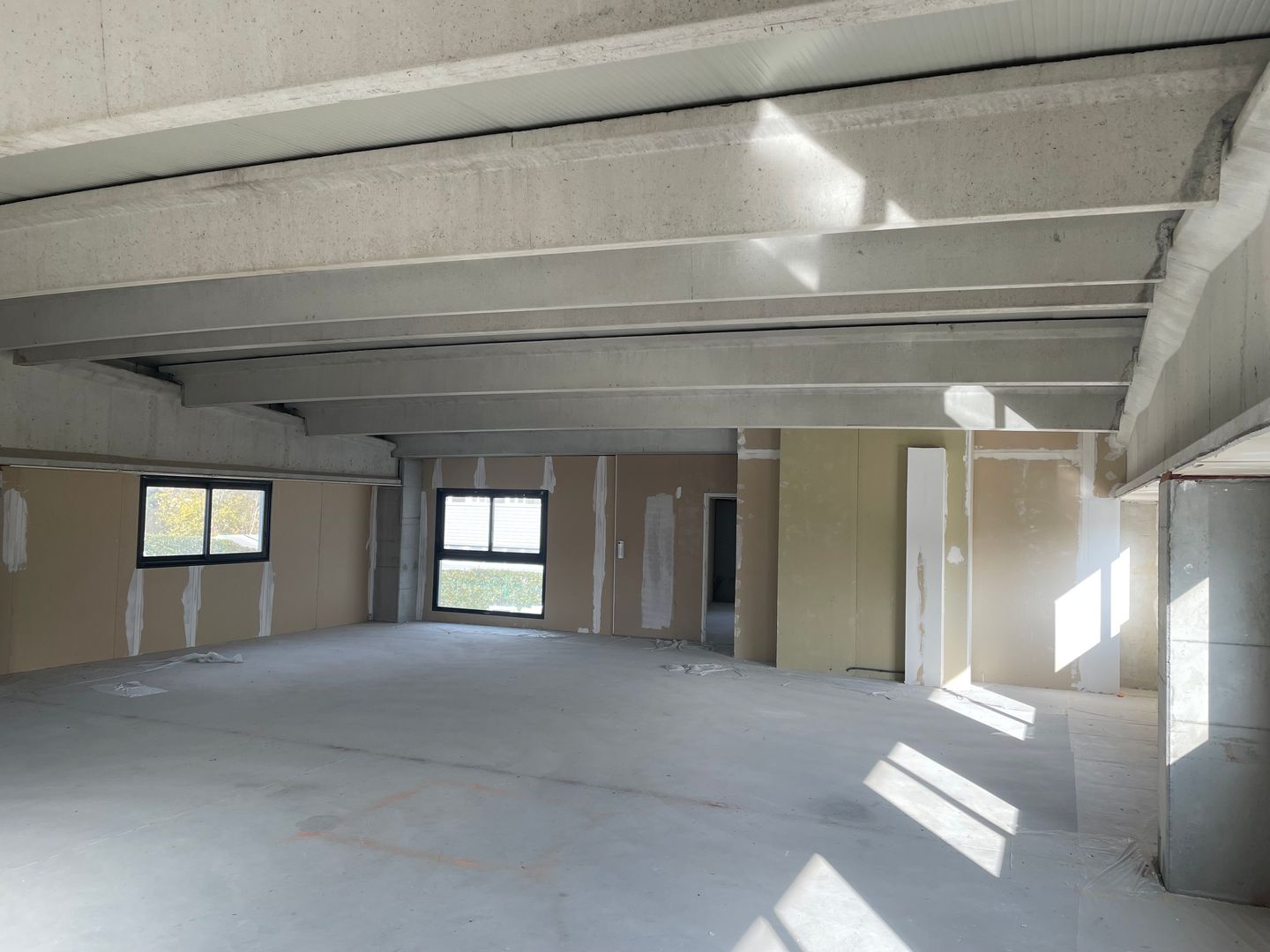 entrepôt de 300m², Six-Fours-les-Plages (Var)