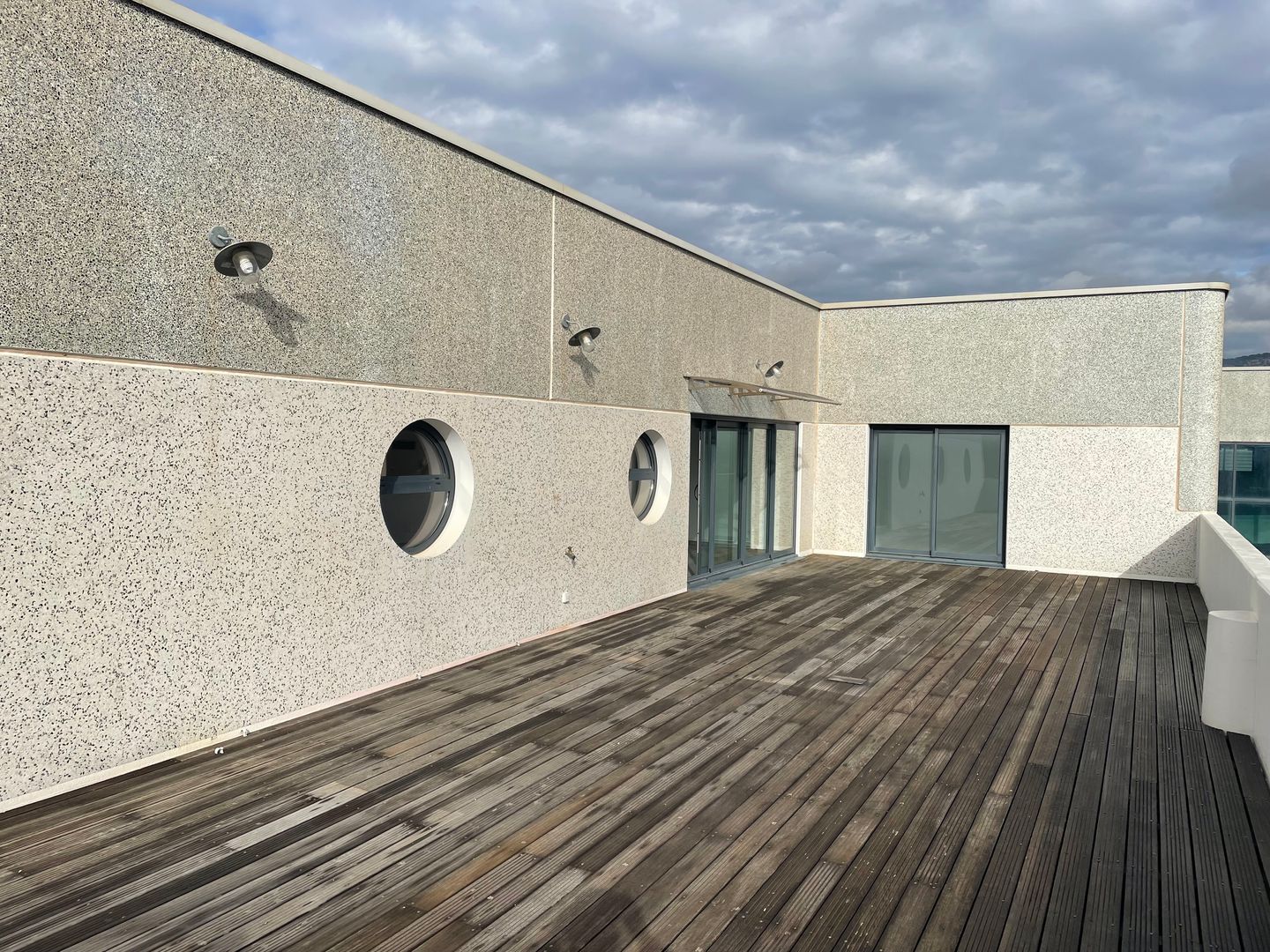 entrepôt de 100m², Six-Fours-les-Plages (Var)