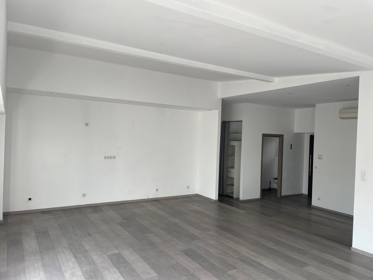 entrepôt de 100m², Six-Fours-les-Plages (Var)