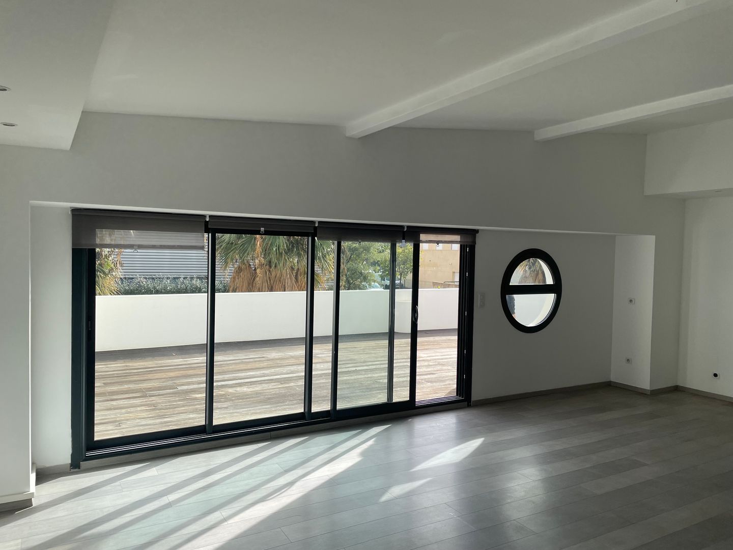 entrepôt de 100m², Six-Fours-les-Plages (Var)