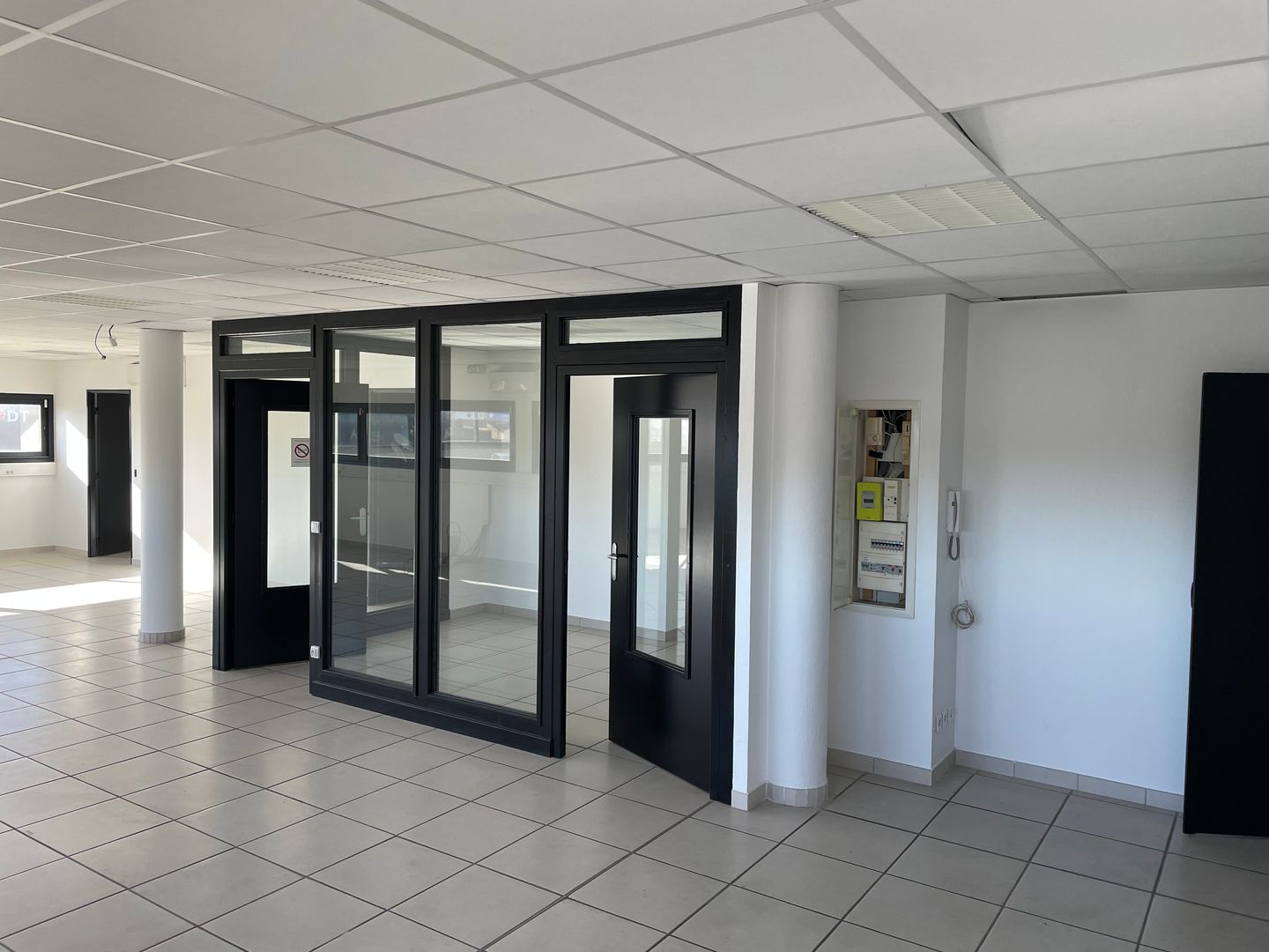 local d'activités de 196m², Six-Fours-les-Plages (Var)