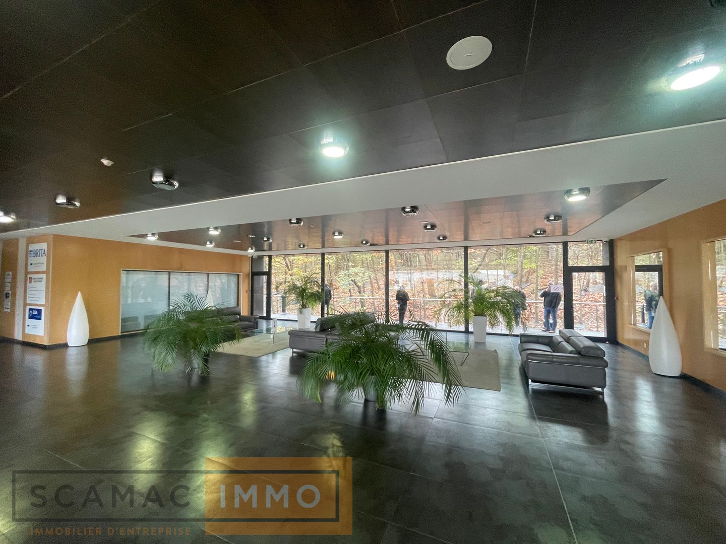 bureau de 50m², Évry (Essonne)