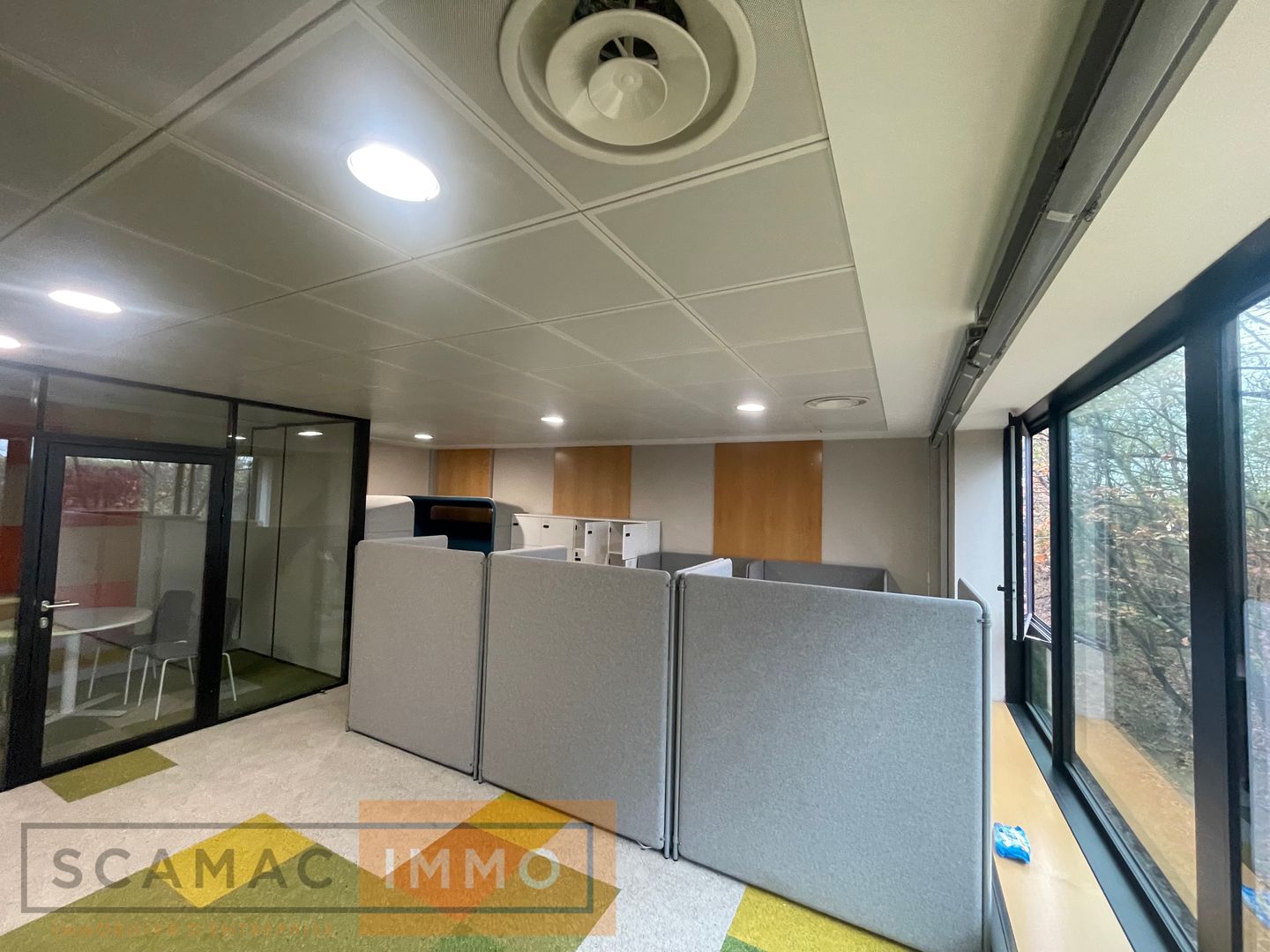 bureau de 50m², Évry (Essonne)