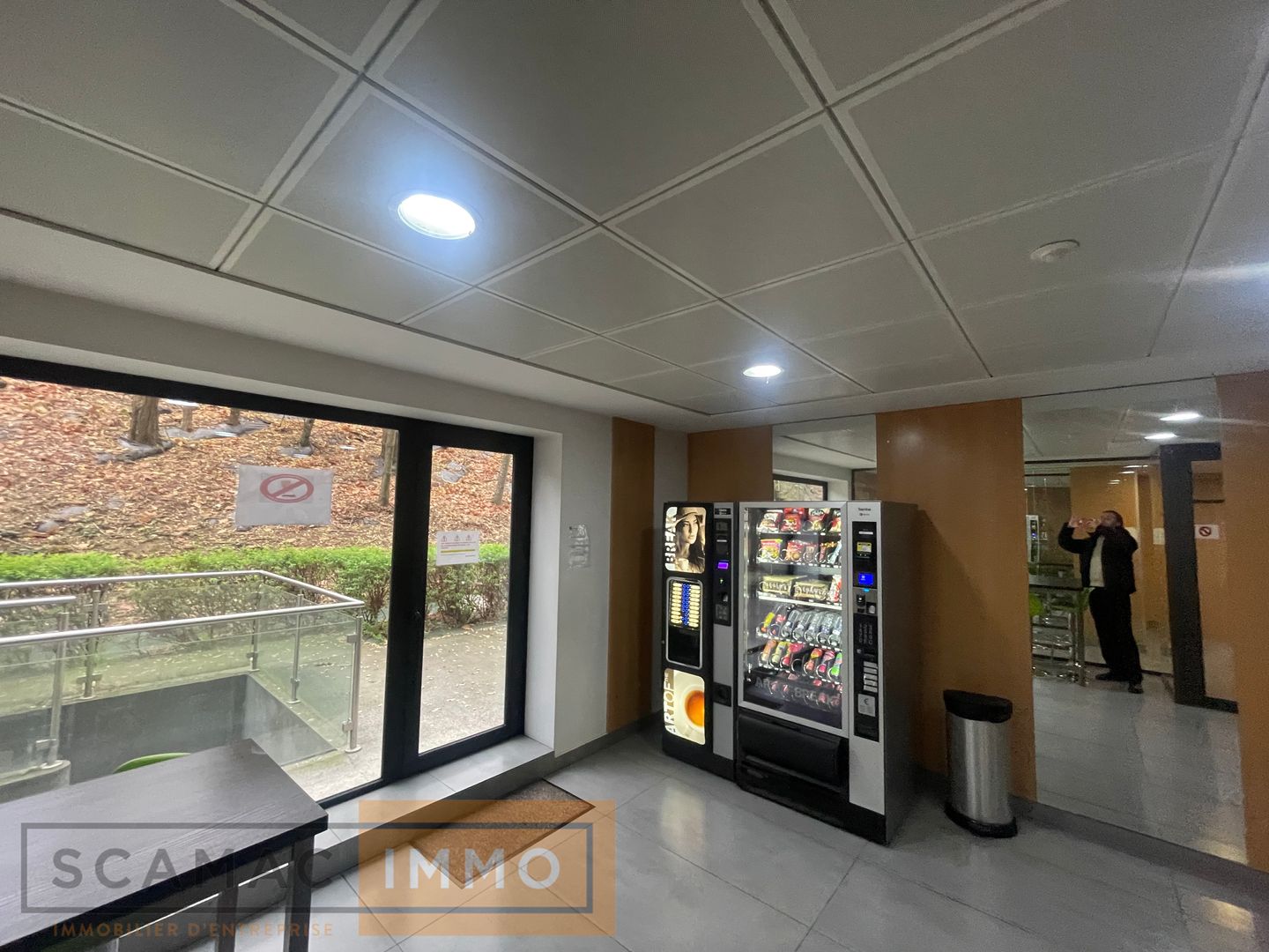 bureau de 50m², Évry (Essonne)