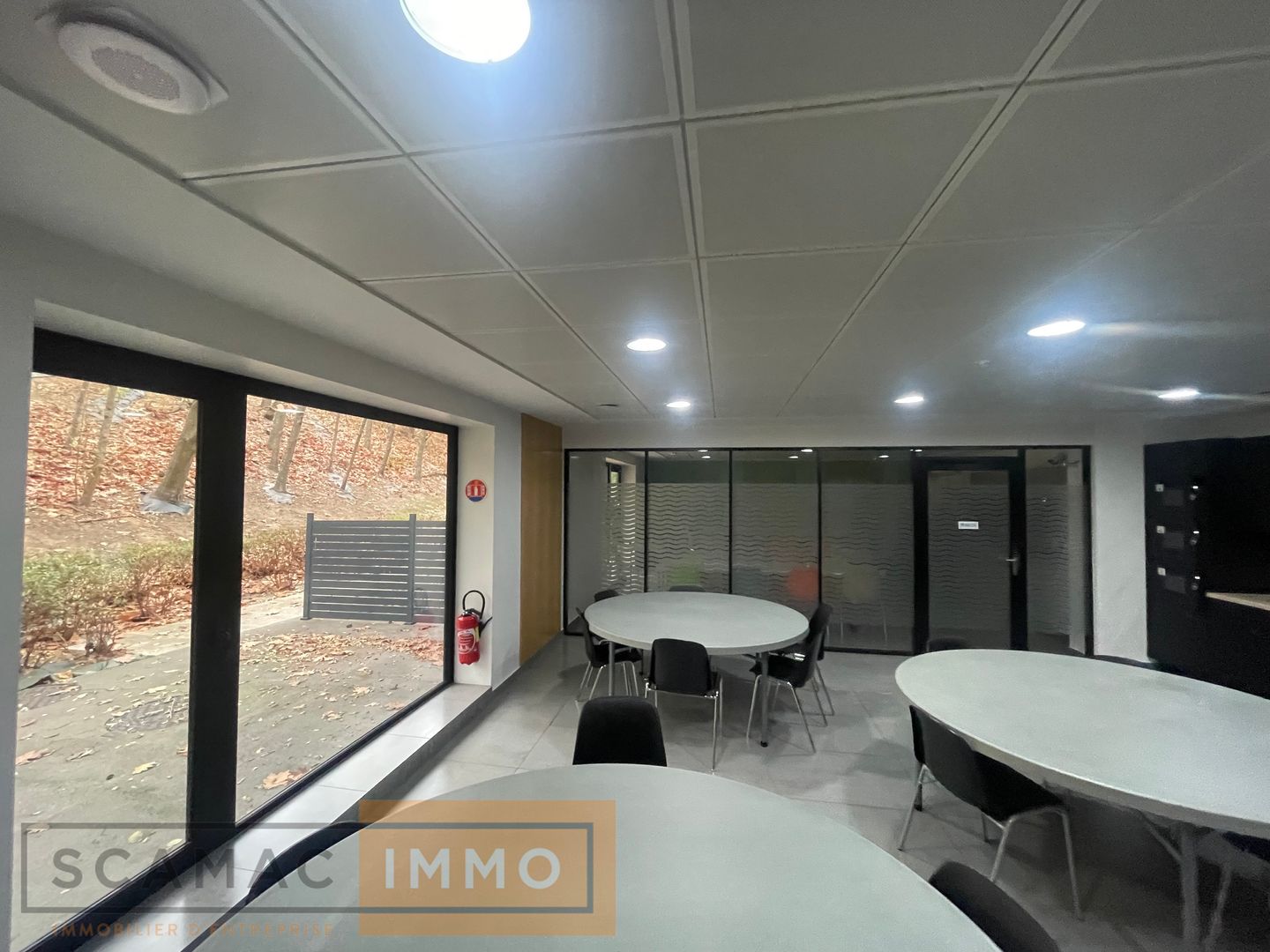 bureau de 50m², Évry (Essonne)