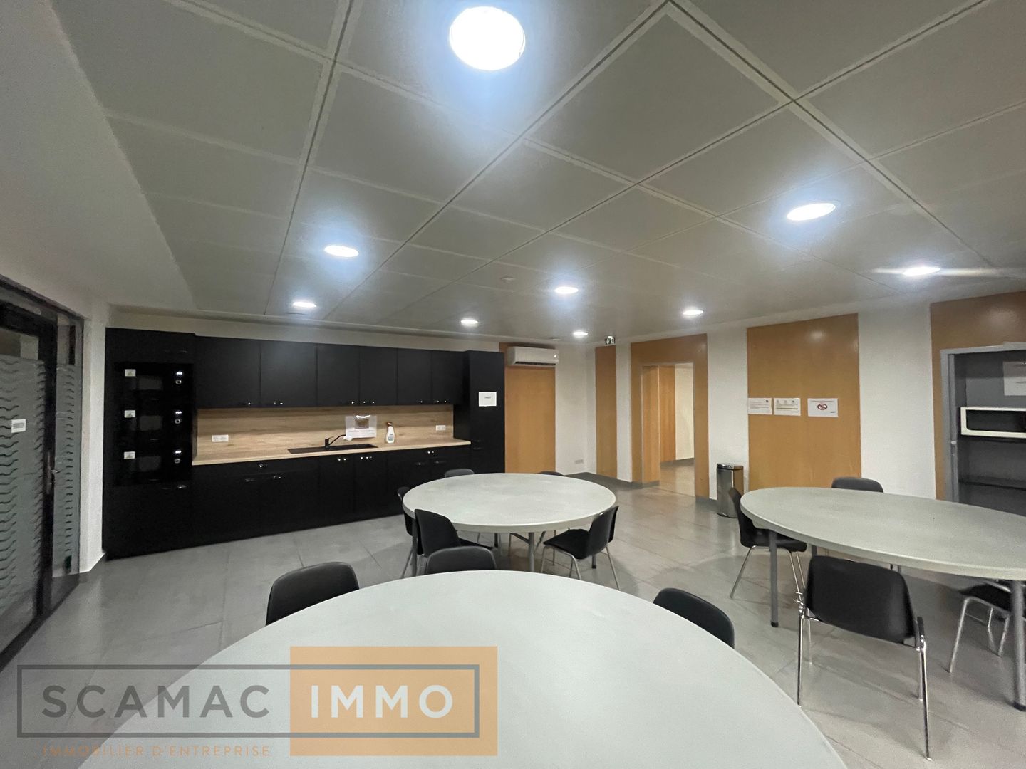 bureau de 50m², Évry (Essonne)