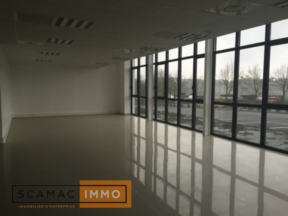 bureau de 50m², Évry (Essonne)