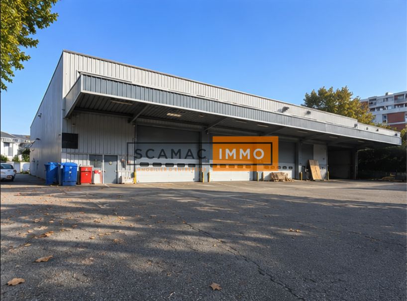 Local d'activités de 1 460 m², Villeneuve-la-Garenne