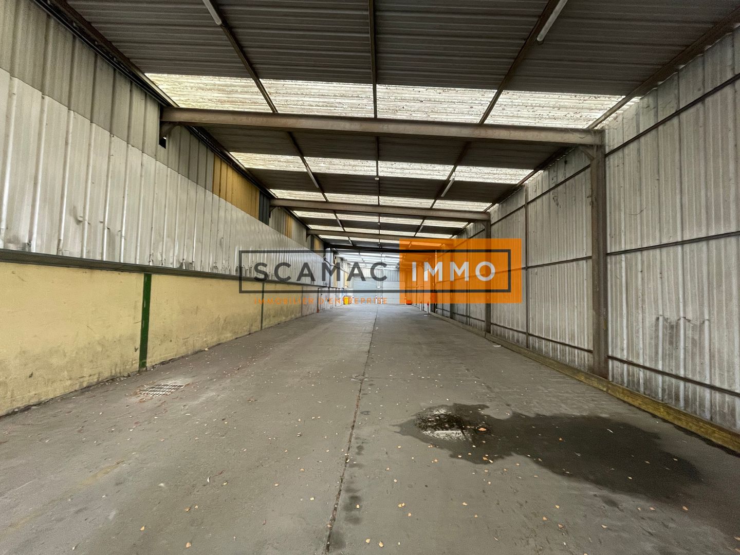 local d'activités de 2 245m², Villeneuve-la-Garenne (Hauts-de-Seine)