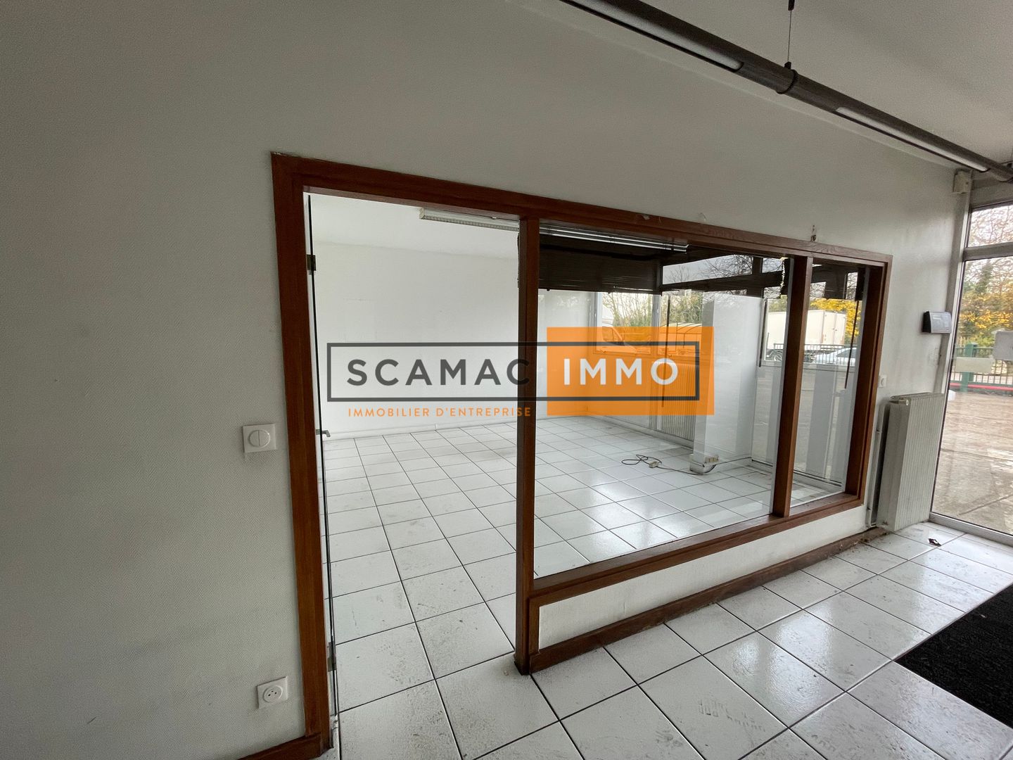 entrepôt de 2 245m², Villeneuve-la-Garenne (Hauts-de-Seine)