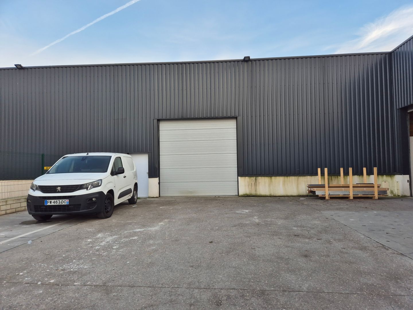 Local d'activités de 113 m², Mitry-Mory