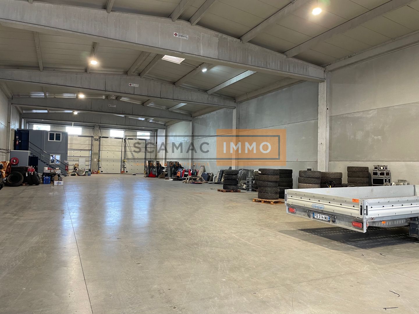 entrepôt de m², Puget-sur Argens (Var)