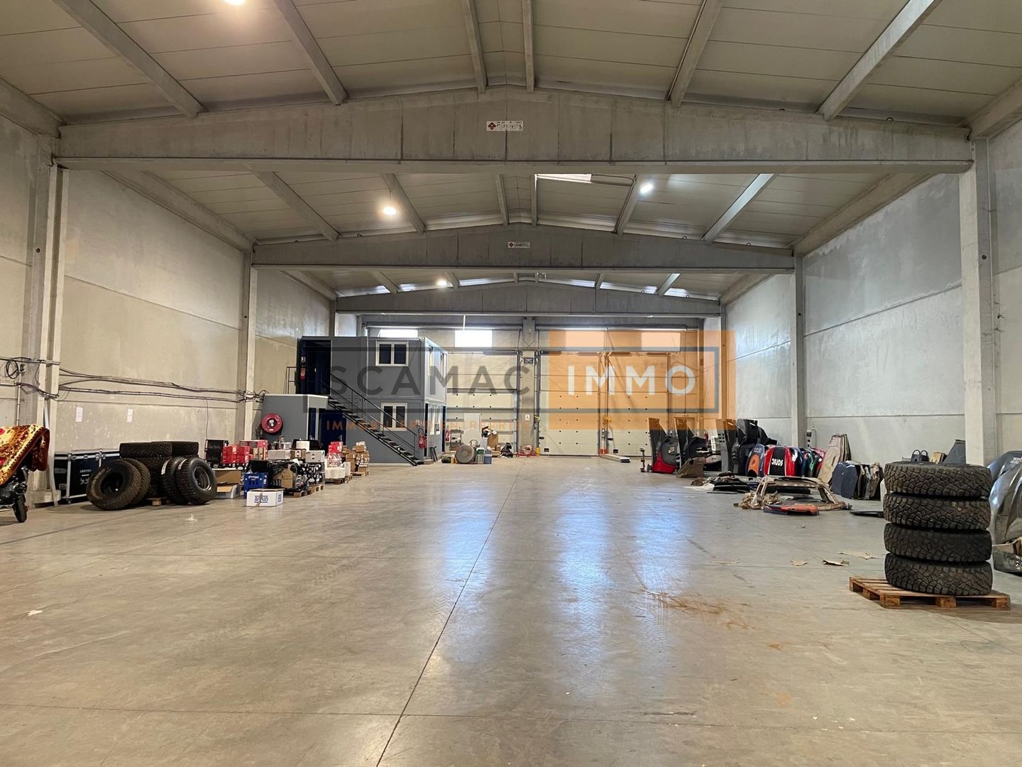 entrepôt de m², Puget-sur Argens (Var)