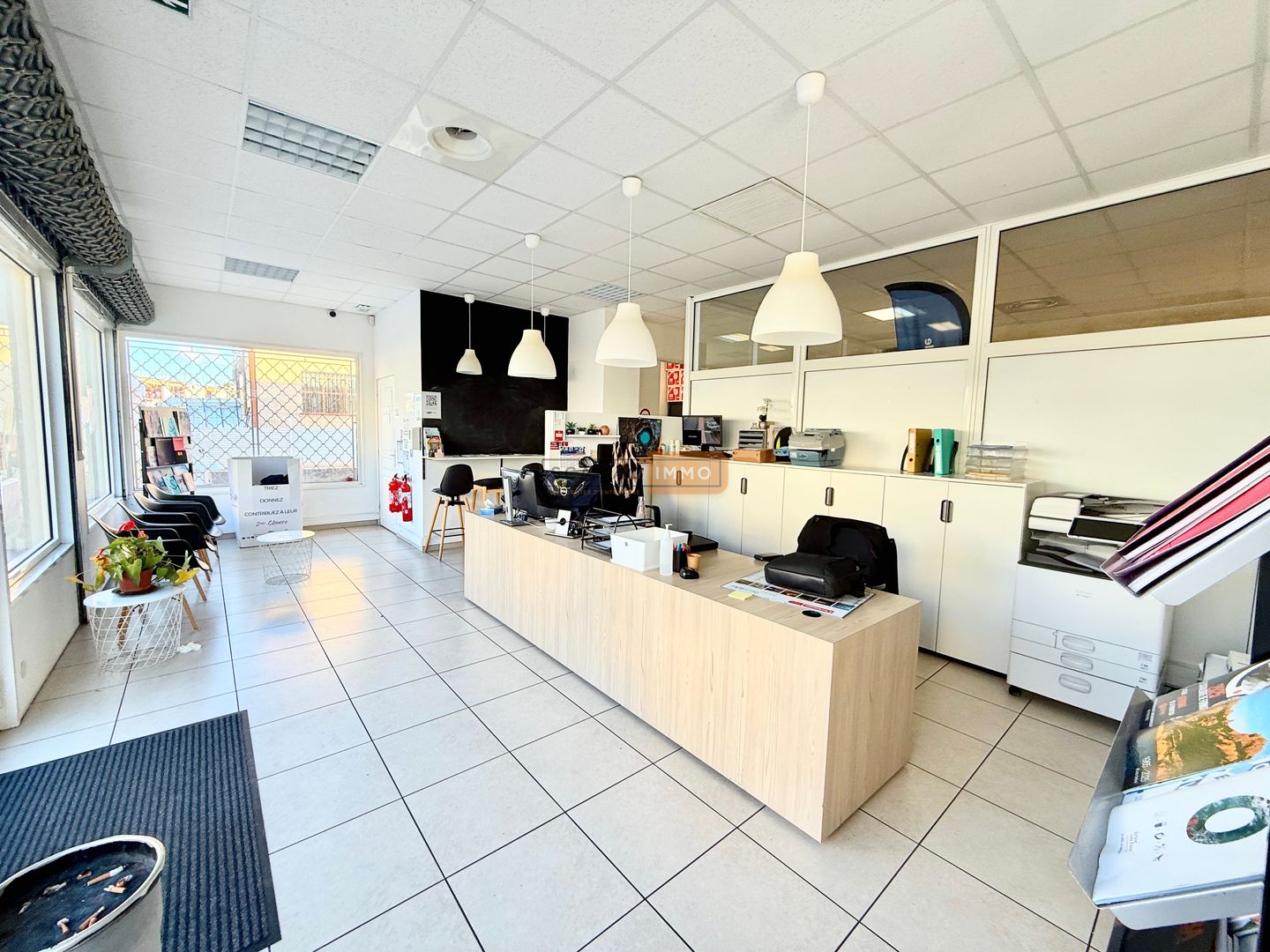 local d'activités de 458m², Fréjus (Var)