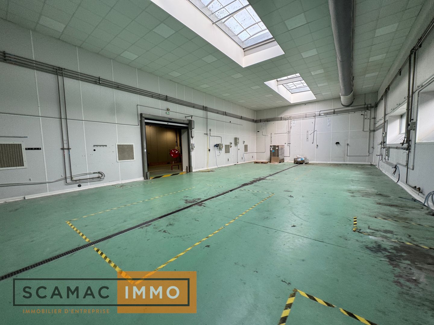 entrepôt de 3&nbsp;065m², Bondoufle (Essonne)