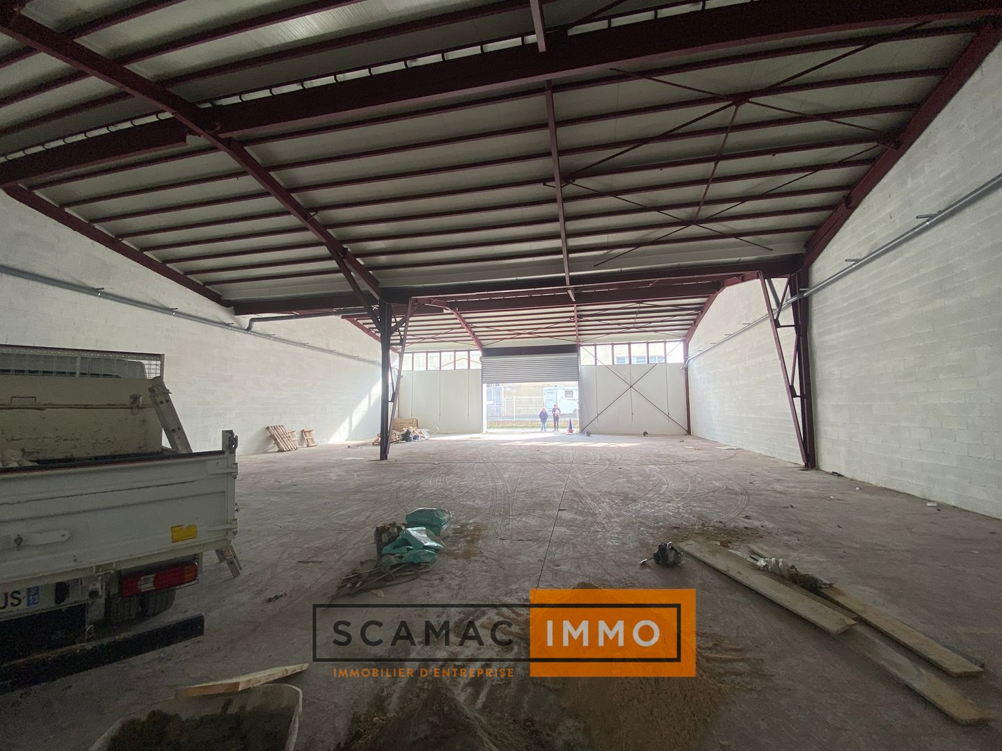 local d'activités de 478m², Aubagne (Bouches-du-Rhône)