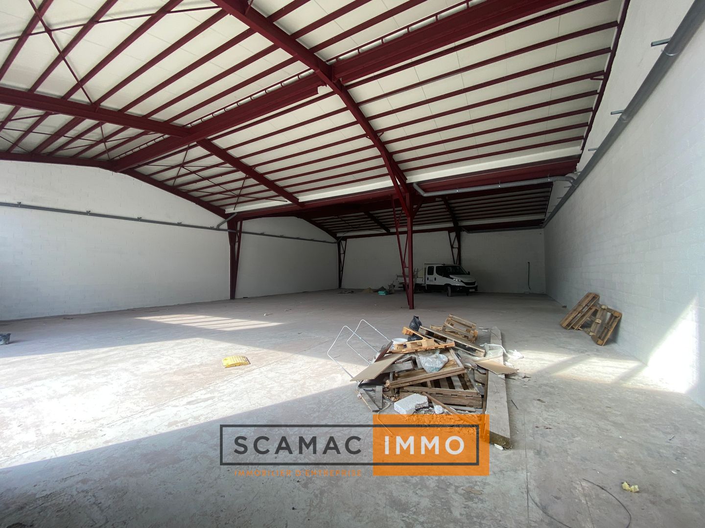 local d'activités de 478m², Aubagne (Bouches-du-Rhône)