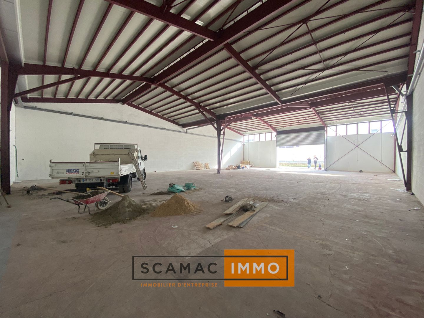 local d'activités de 478m², Aubagne (Bouches-du-Rhône)
